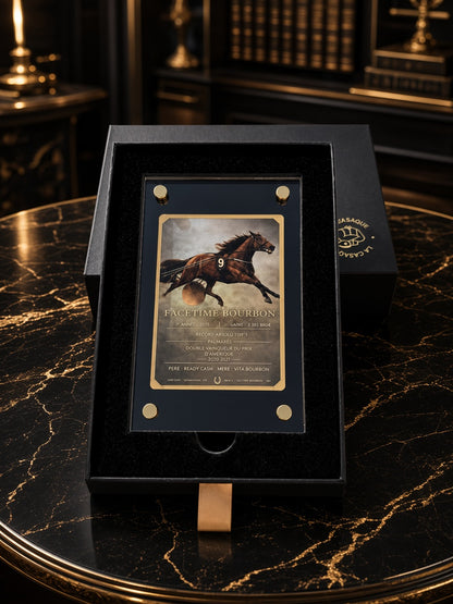 Gold Card Face Time Bourbon, mise en scène sur marbre noir